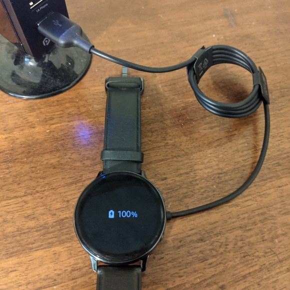 Samsung Galaxy Watch Active2- w/charger - Picture 8 of 8